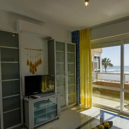 Gold Mencia Apartment