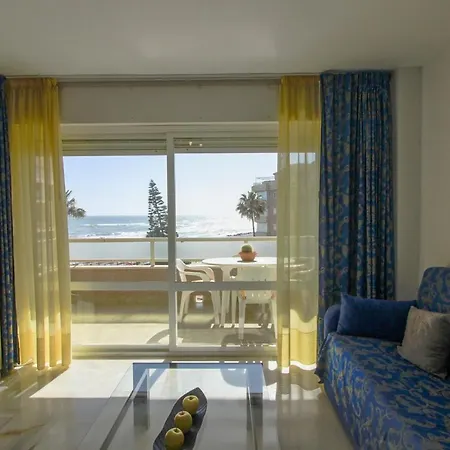 Gold Mencia Apartment